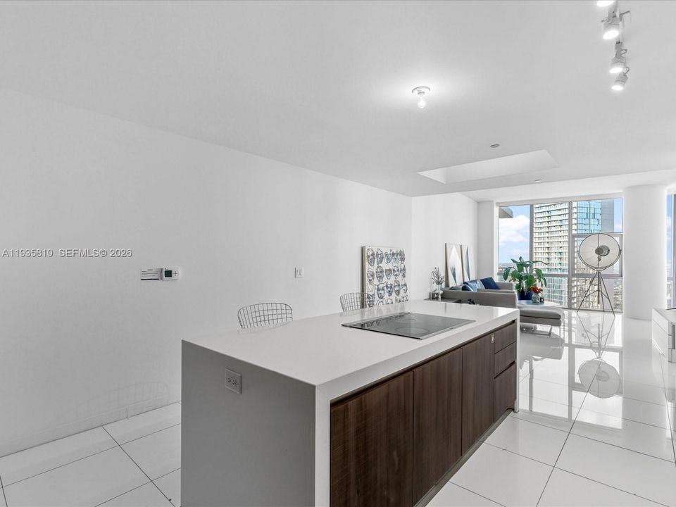 En Venta: $1,689,000 (3 camas, 4 baños, 2204 Pies cuadrados)