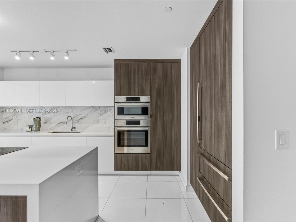 En Venta: $1,689,000 (3 camas, 4 baños, 2204 Pies cuadrados)