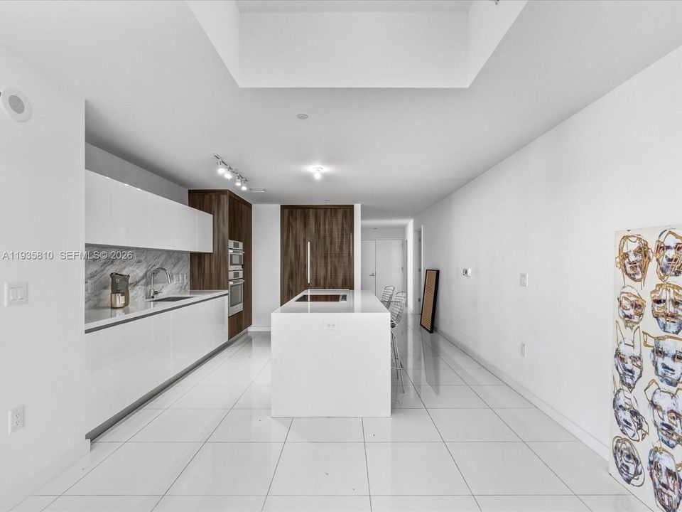 En Venta: $1,689,000 (3 camas, 4 baños, 2204 Pies cuadrados)