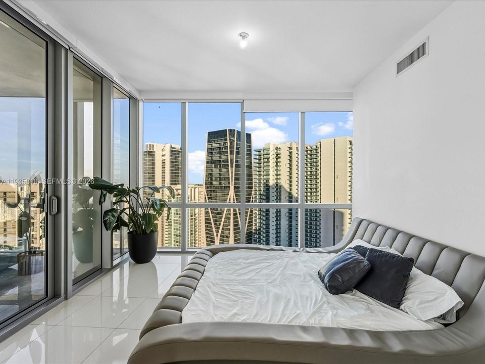 For Sale: $1,689,000 (3 beds, 4 baths, 2204 Square Feet)