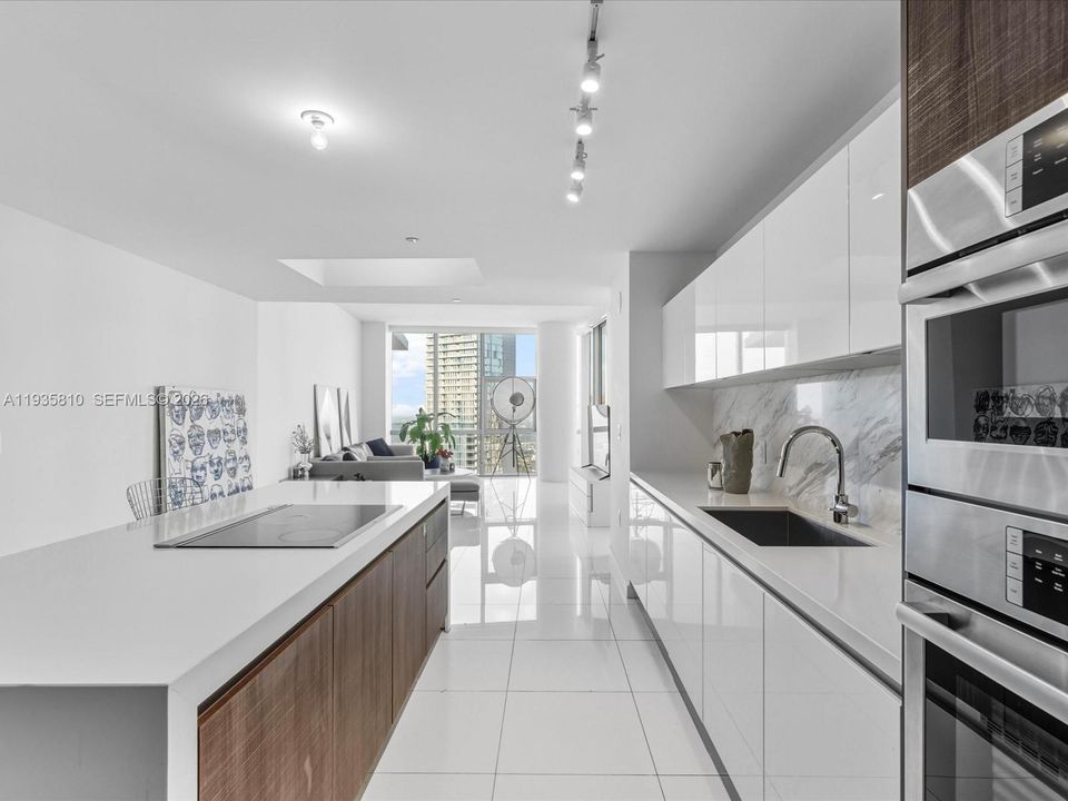 En Venta: $1,689,000 (3 camas, 4 baños, 2204 Pies cuadrados)