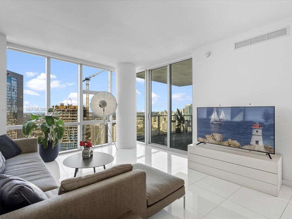 For Sale: $1,689,000 (3 beds, 4 baths, 2204 Square Feet)