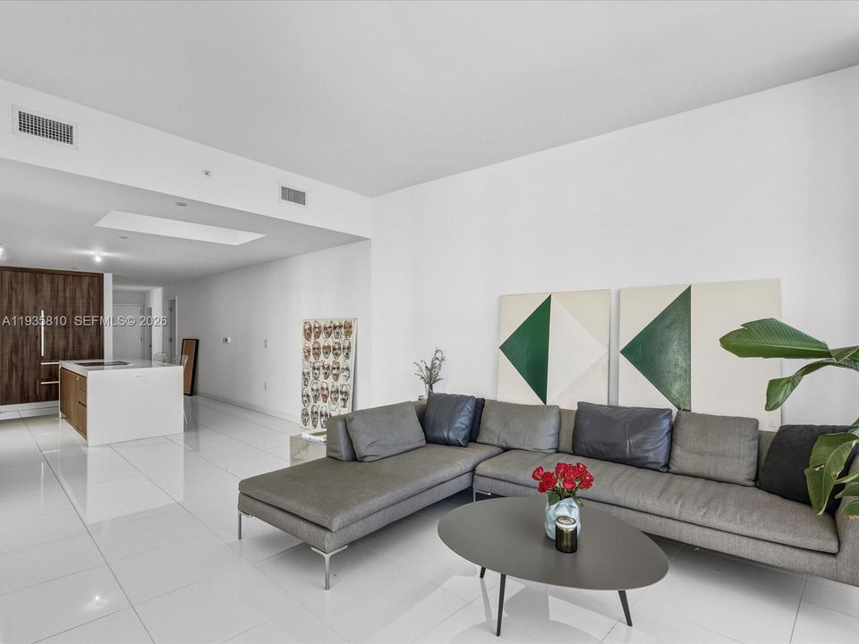 En Venta: $1,689,000 (3 camas, 4 baños, 2204 Pies cuadrados)