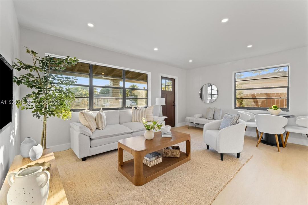 待售: $470,000 (3 贝兹, 1 浴室, 1007 平方英尺)