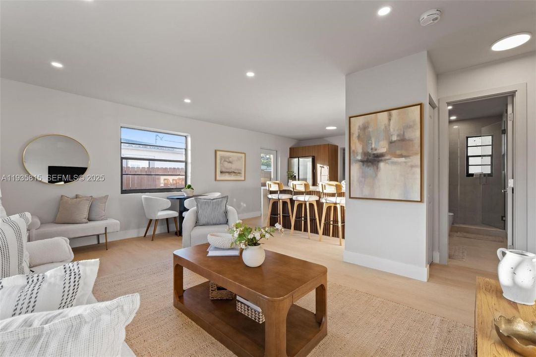 待售: $470,000 (3 贝兹, 1 浴室, 1007 平方英尺)