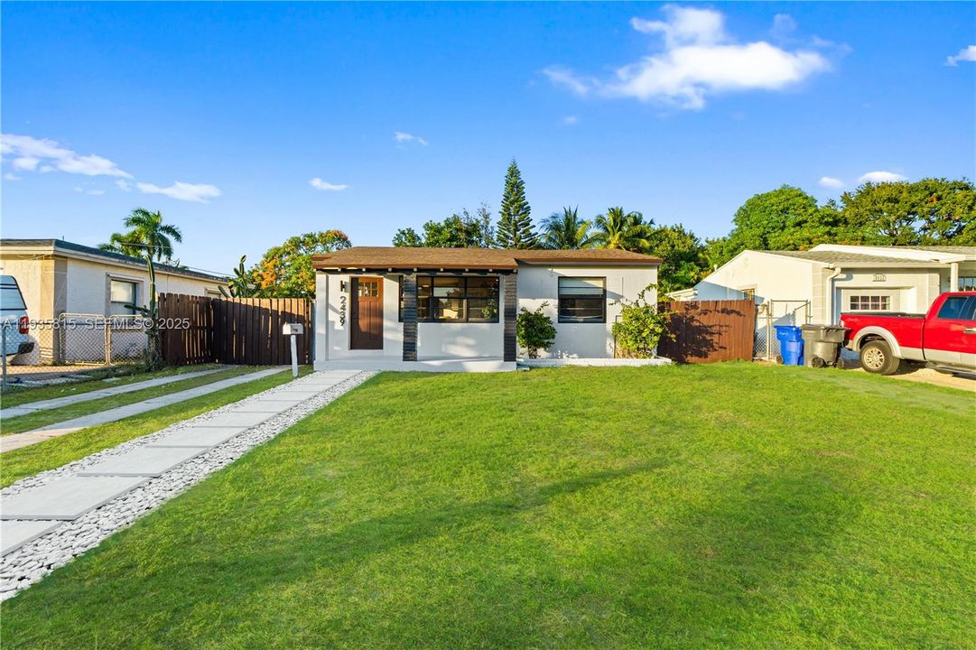 待售: $470,000 (3 贝兹, 1 浴室, 1007 平方英尺)