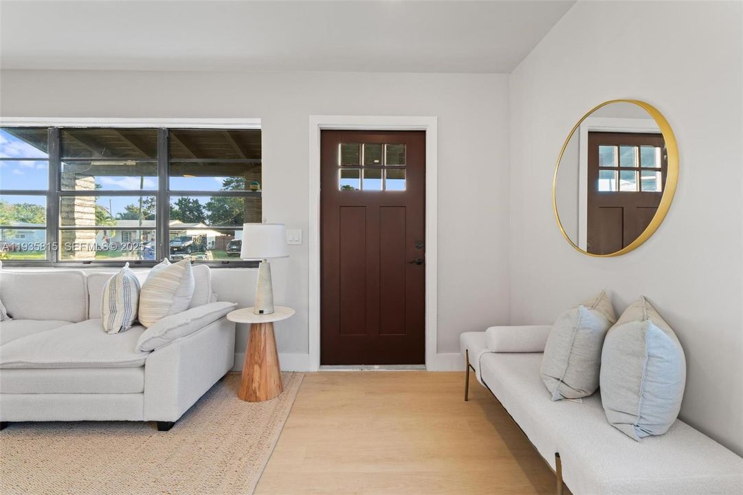 待售: $470,000 (3 贝兹, 1 浴室, 1007 平方英尺)