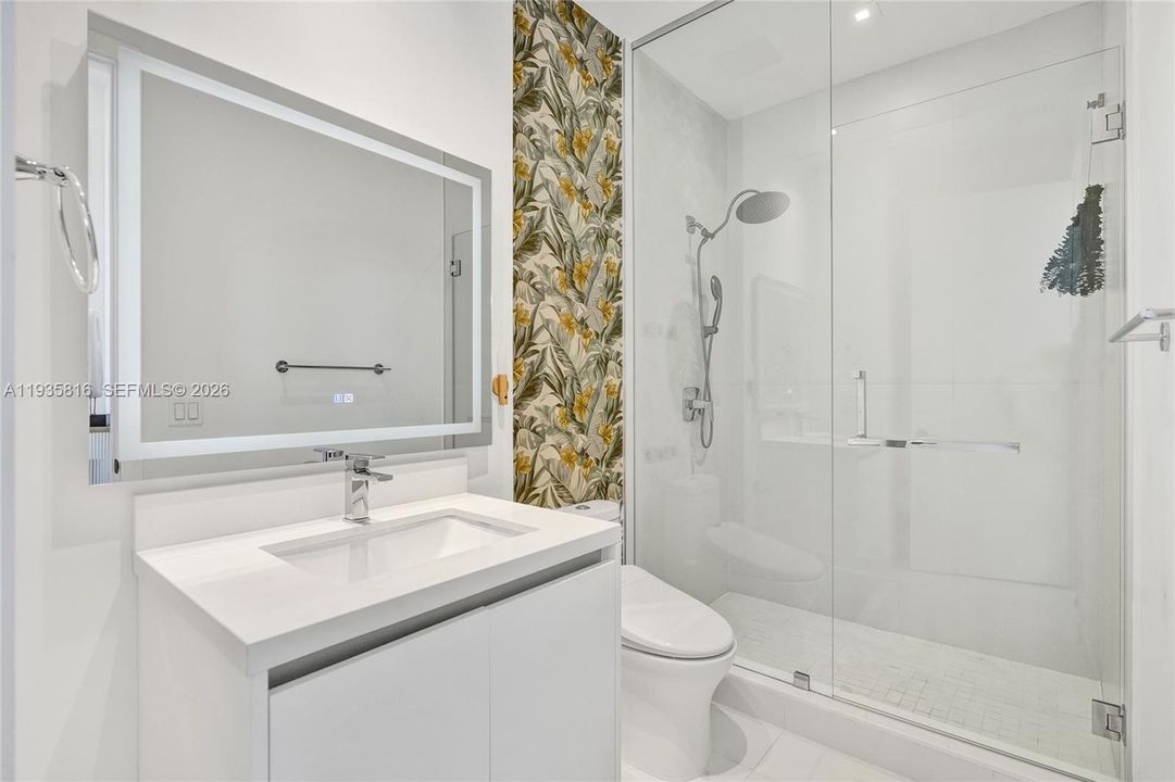 出租: $10,000 (2 贝兹, 2 浴室, 1101 平方英尺)