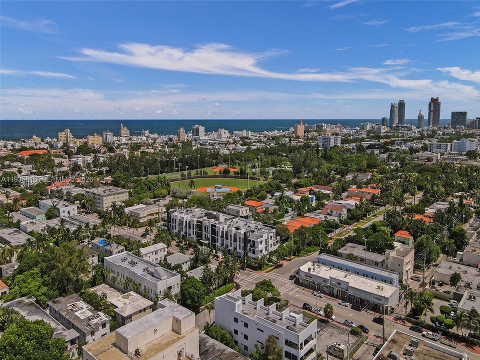 出租: $10,000 (2 贝兹, 2 浴室, 1101 平方英尺)