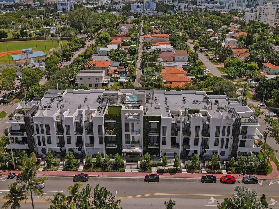 出租: $10,000 (2 贝兹, 2 浴室, 1101 平方英尺)