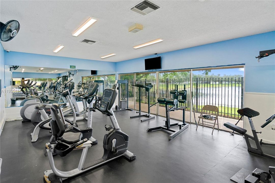 出租: $5,500 (4 贝兹, 3 浴室, 1796 平方英尺)