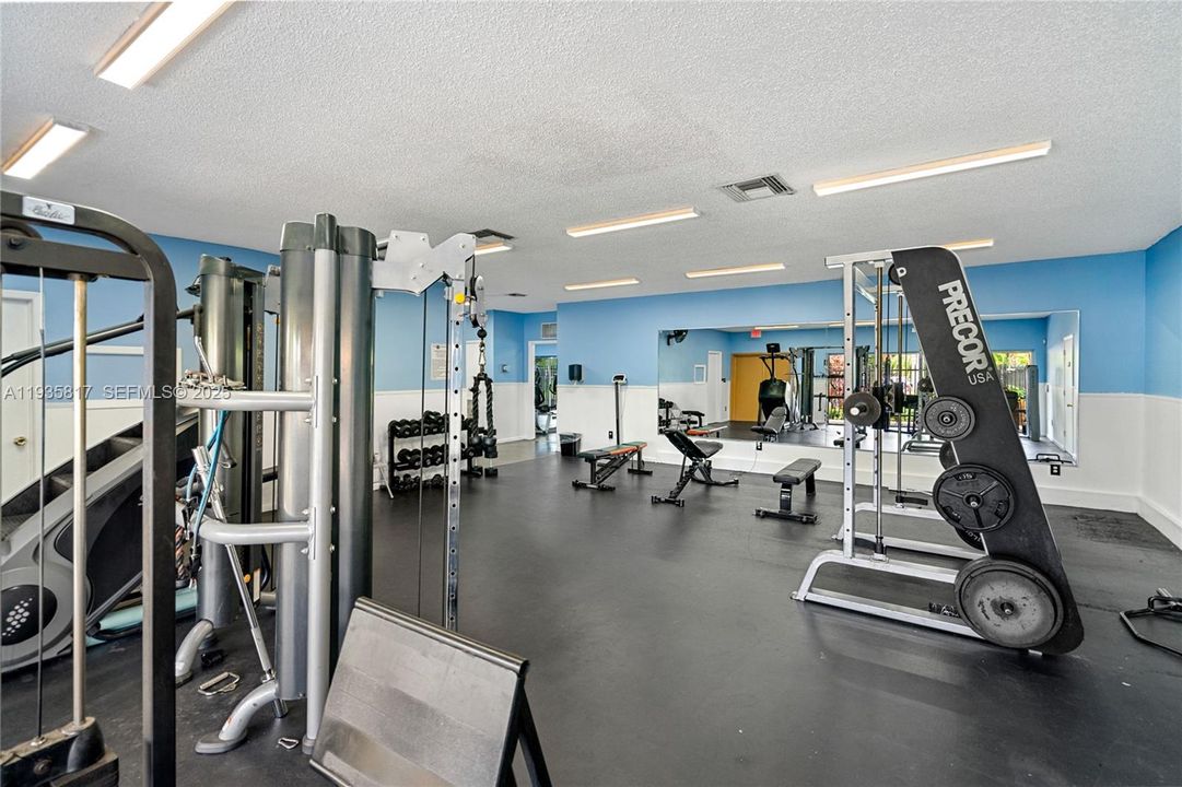 出租: $5,500 (4 贝兹, 3 浴室, 1796 平方英尺)