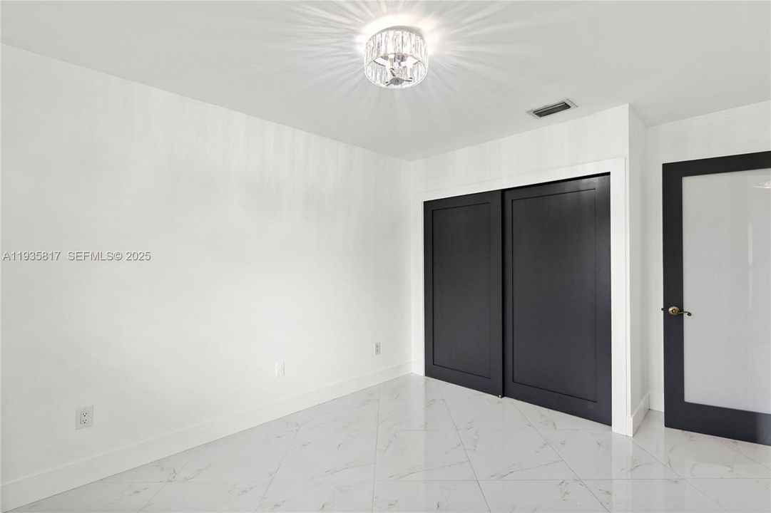 出租: $5,500 (4 贝兹, 3 浴室, 1796 平方英尺)