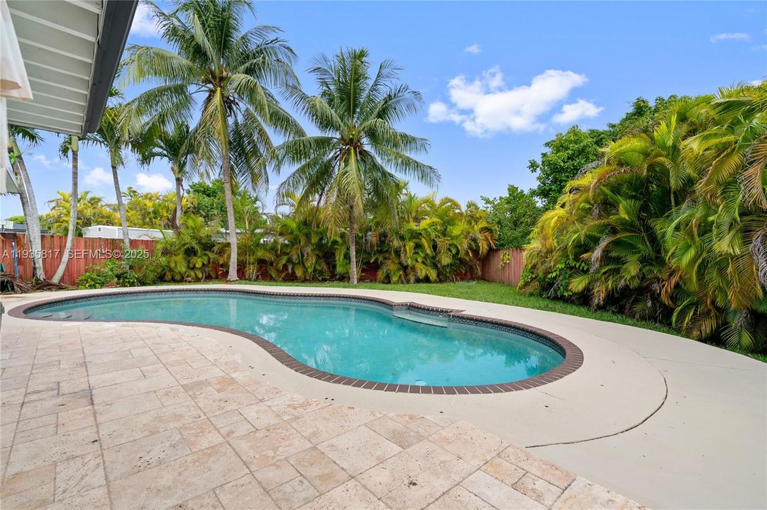 出租: $5,500 (4 贝兹, 3 浴室, 1796 平方英尺)