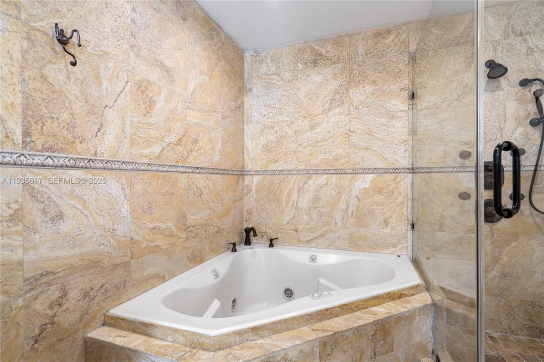 出租: $5,500 (4 贝兹, 3 浴室, 1796 平方英尺)