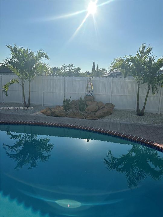 В аренду: $3,300 (3 спален, 2 ванн, 1654 Квадратных фут)