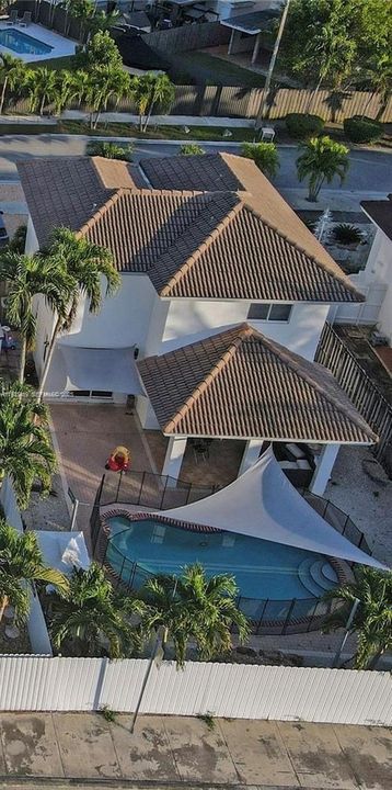 В аренду: $3,300 (3 спален, 2 ванн, 1654 Квадратных фут)