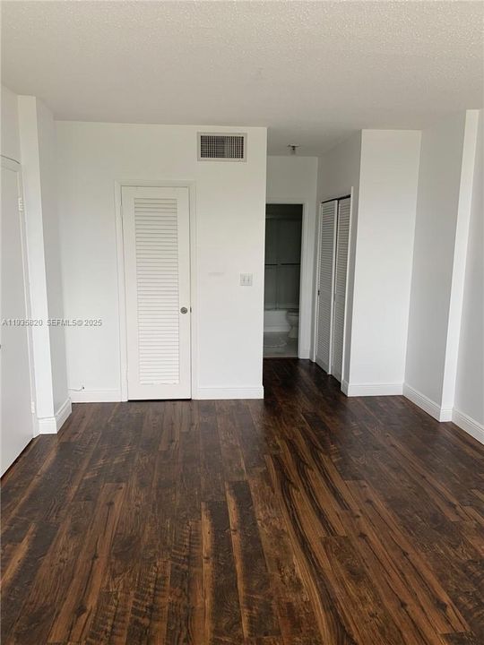 В аренду: $2,000 (1 спален, 1 ванн, 817 Квадратных фут)