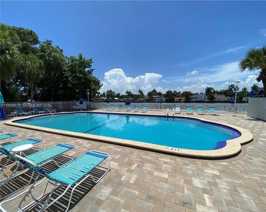 В аренду: $2,000 (1 спален, 1 ванн, 817 Квадратных фут)