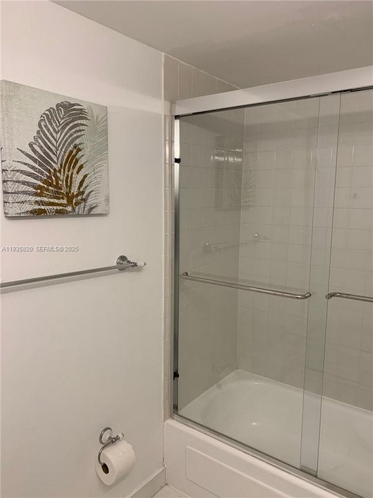 В аренду: $2,000 (1 спален, 1 ванн, 817 Квадратных фут)