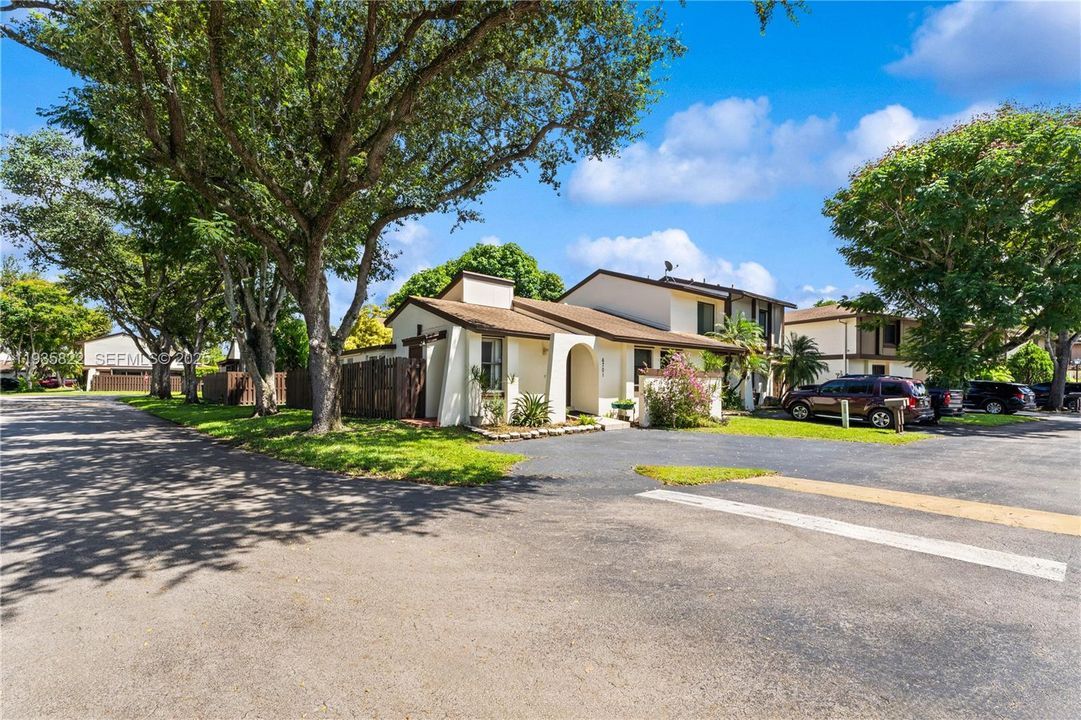 For Rent: $3,000 (3 beds, 2 baths, 1183 Square Feet)