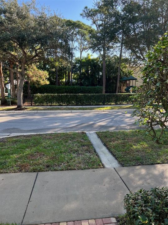 В аренду: $6,995 (3 спален, 2 ванн, 1914 Квадратных фут)