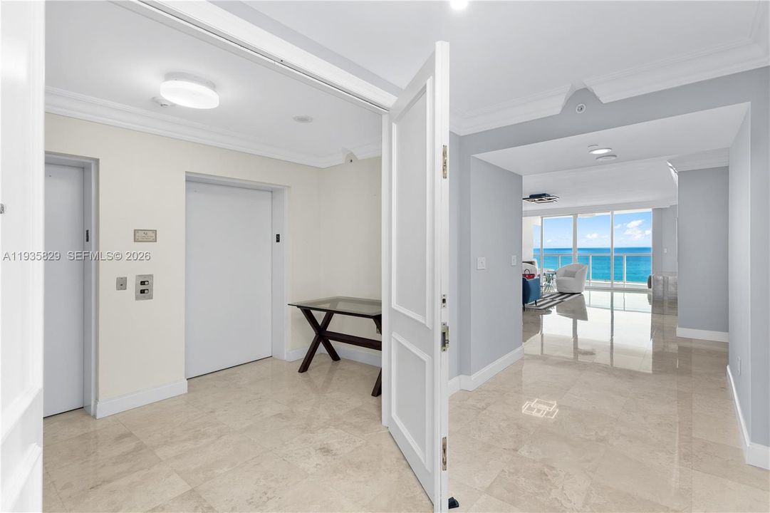 En Venta: $1,500,000 (2 camas, 3 baños, 2973 Pies cuadrados)