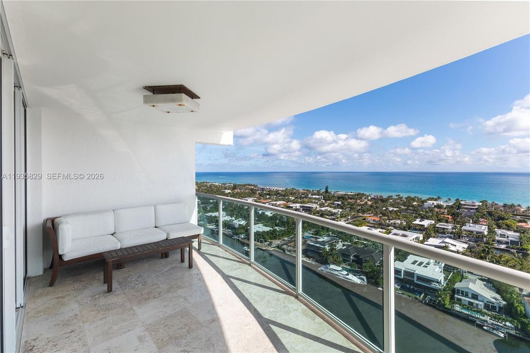 En Venta: $1,500,000 (2 camas, 3 baños, 2973 Pies cuadrados)