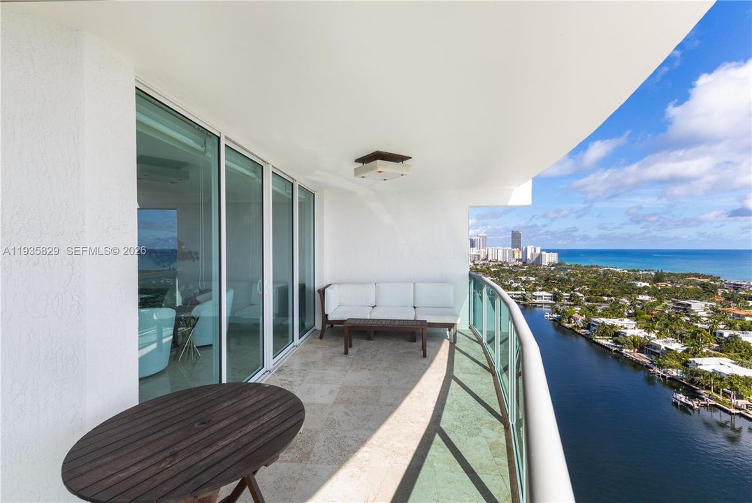 En Venta: $1,500,000 (2 camas, 3 baños, 2973 Pies cuadrados)