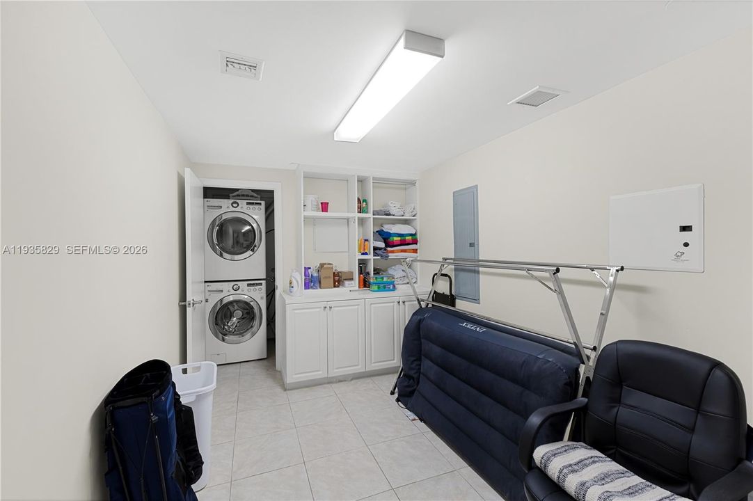 En Venta: $1,500,000 (2 camas, 3 baños, 2973 Pies cuadrados)