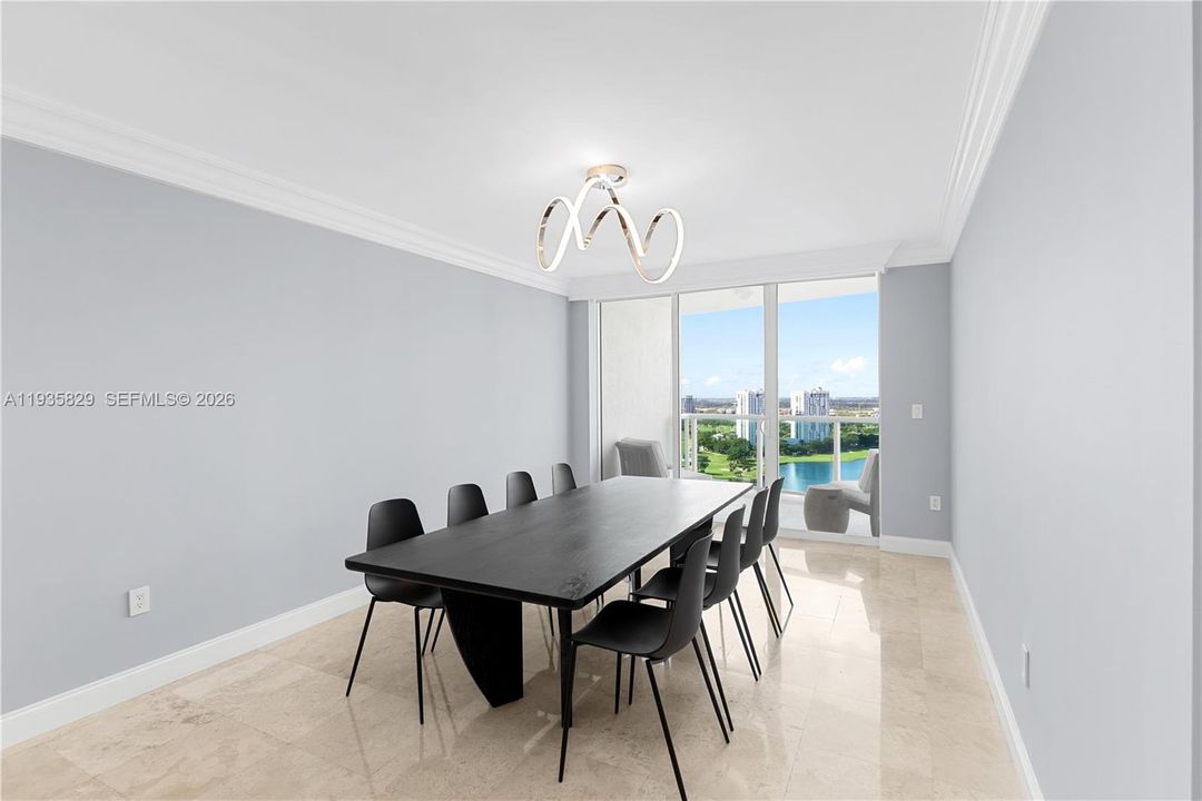 En Venta: $1,500,000 (2 camas, 3 baños, 2973 Pies cuadrados)