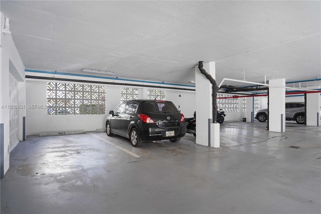 For Sale: $297,000 (1 beds, 1 baths, 768 Square Feet)