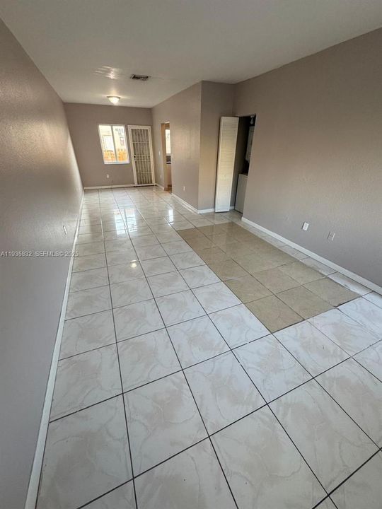 В аренду: $1,750 (2 спален, 1 ванн, 930 Квадратных фут)