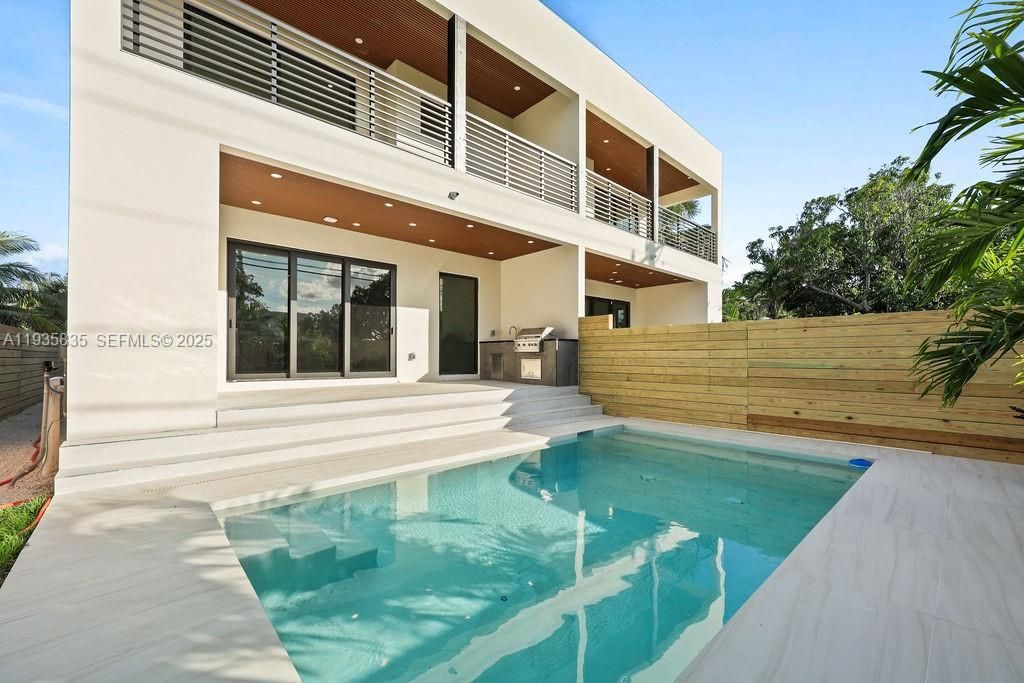 En Venta: $1,500,000 (3 camas, 3 baños, 0 Pies cuadrados)