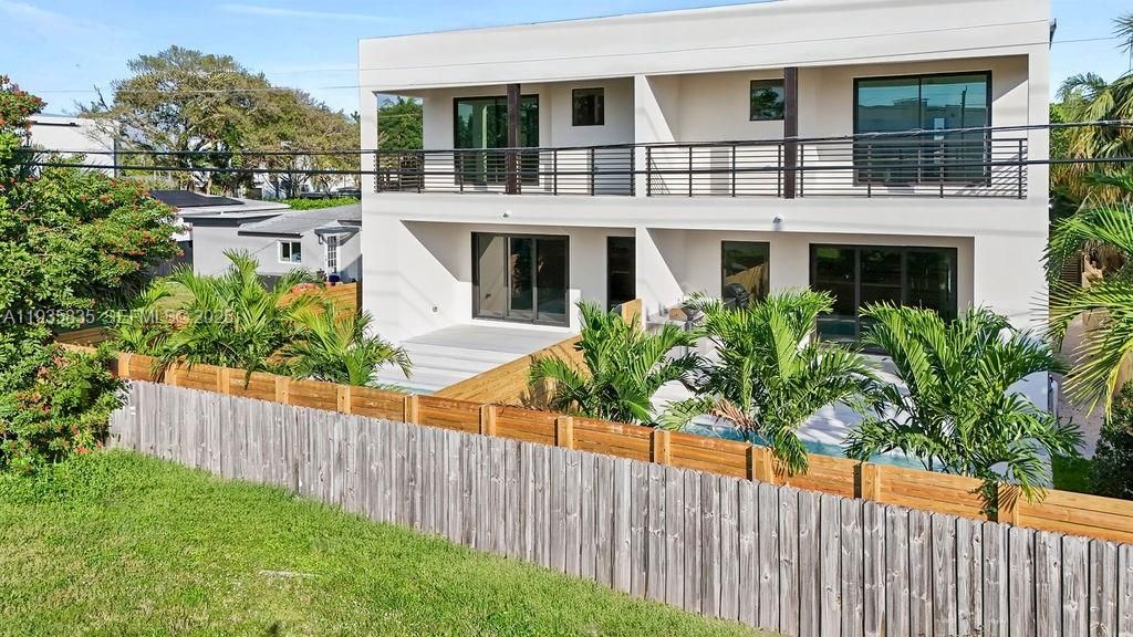 En Venta: $1,500,000 (3 camas, 3 baños, 0 Pies cuadrados)