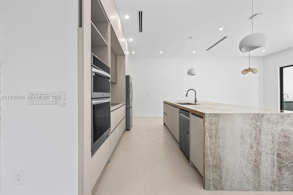 En Venta: $1,500,000 (3 camas, 3 baños, 0 Pies cuadrados)