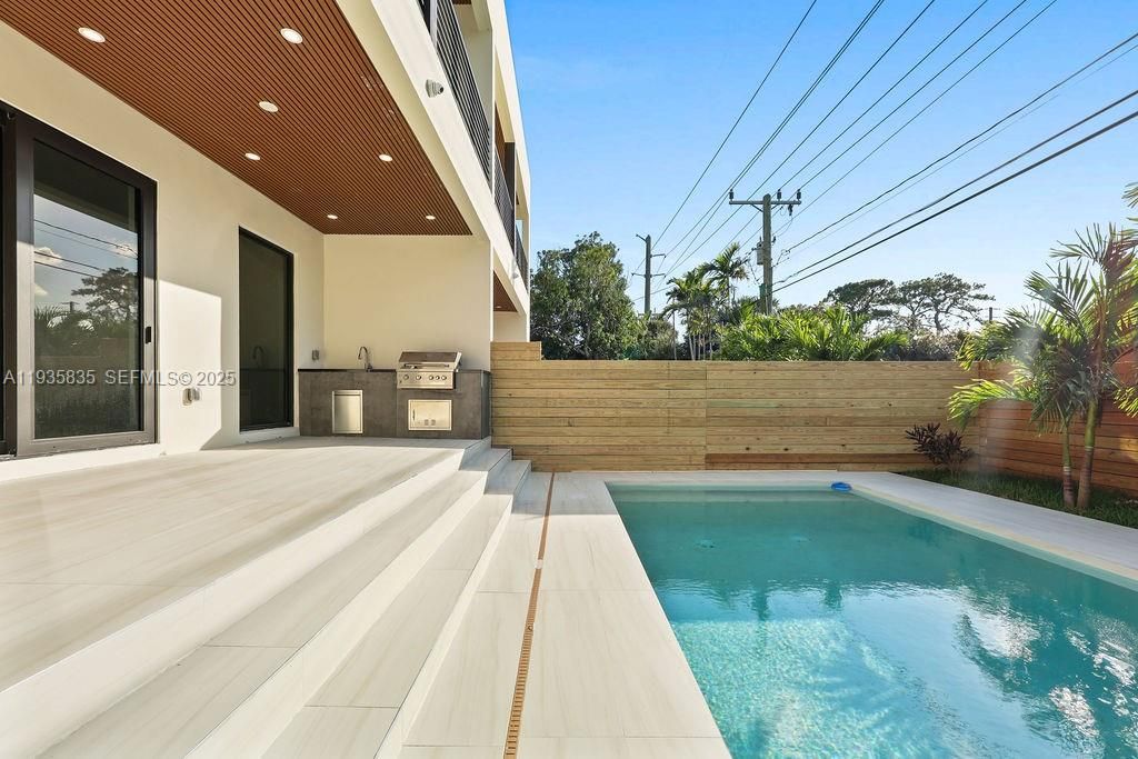 En Venta: $1,500,000 (3 camas, 3 baños, 0 Pies cuadrados)