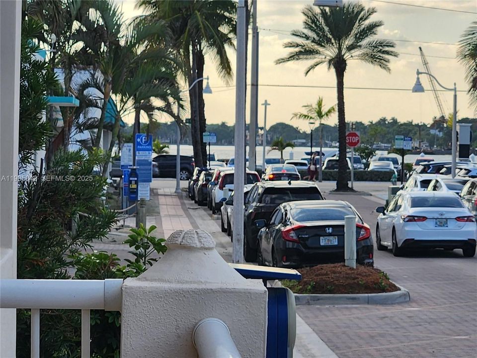 В аренду: $1,950 (0 спален, 1 ванн, 325 Квадратных фут)