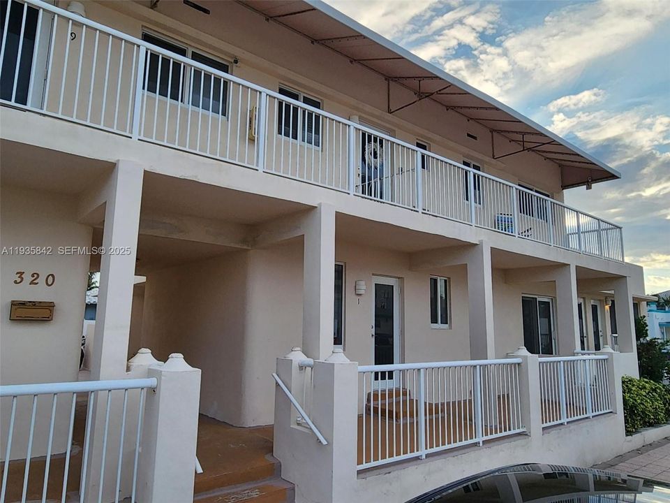 В аренду: $1,950 (0 спален, 1 ванн, 325 Квадратных фут)