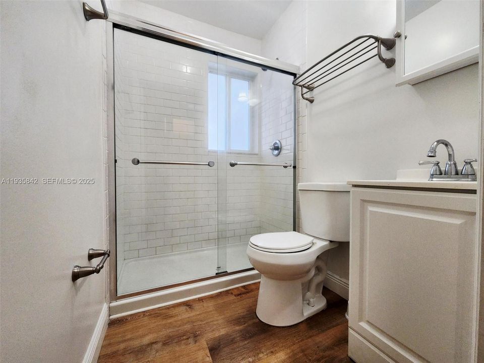 В аренду: $1,950 (0 спален, 1 ванн, 325 Квадратных фут)