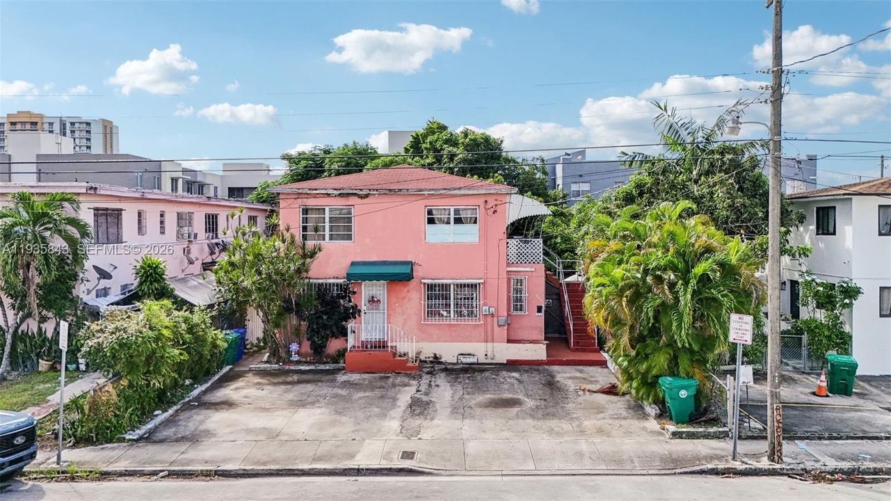 待售: $985,000 (0 贝兹, 0 浴室, 2012 平方英尺)