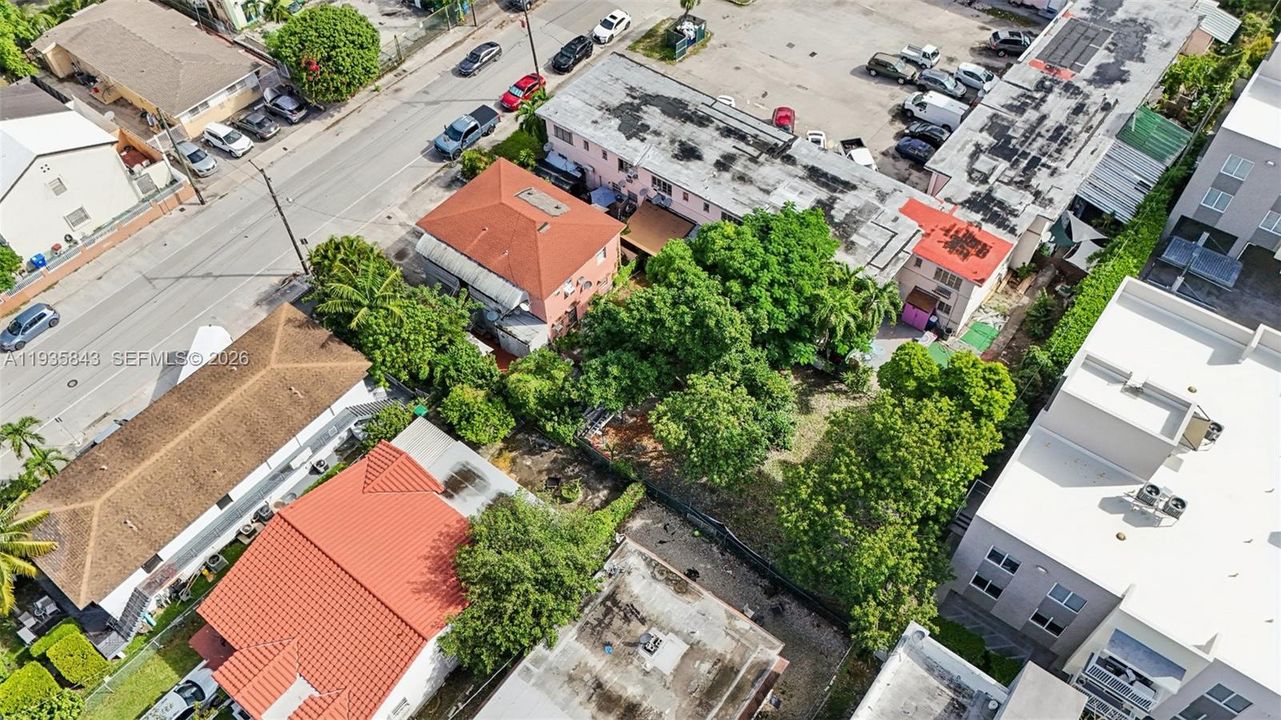 待售: $985,000 (0 贝兹, 0 浴室, 2012 平方英尺)