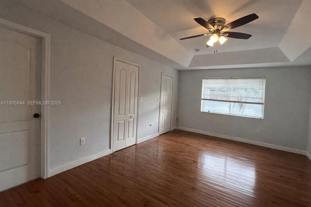 В аренду: $3,700 (3 спален, 2 ванн, 1650 Квадратных фут)