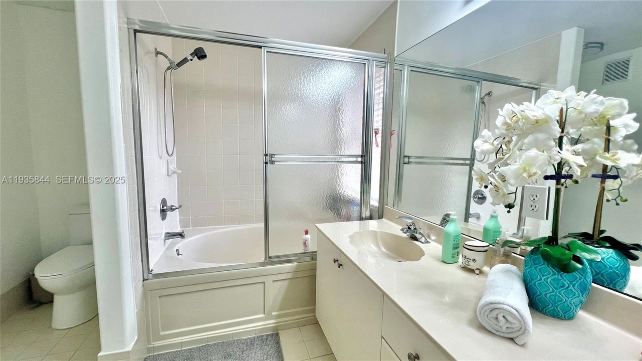 В аренду: $3,700 (3 спален, 2 ванн, 1650 Квадратных фут)