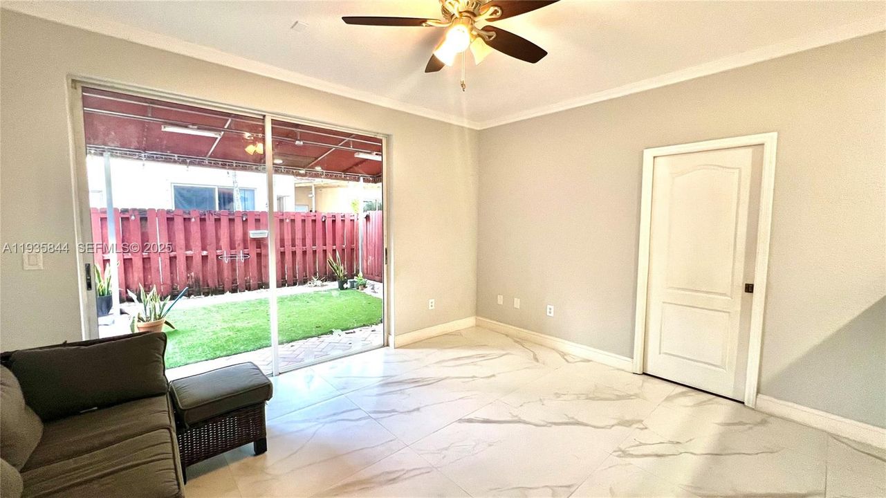 В аренду: $3,700 (3 спален, 2 ванн, 1650 Квадратных фут)