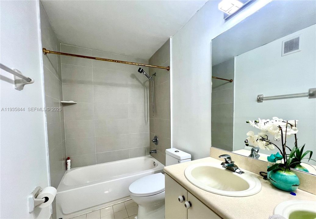 В аренду: $3,700 (3 спален, 2 ванн, 1650 Квадратных фут)