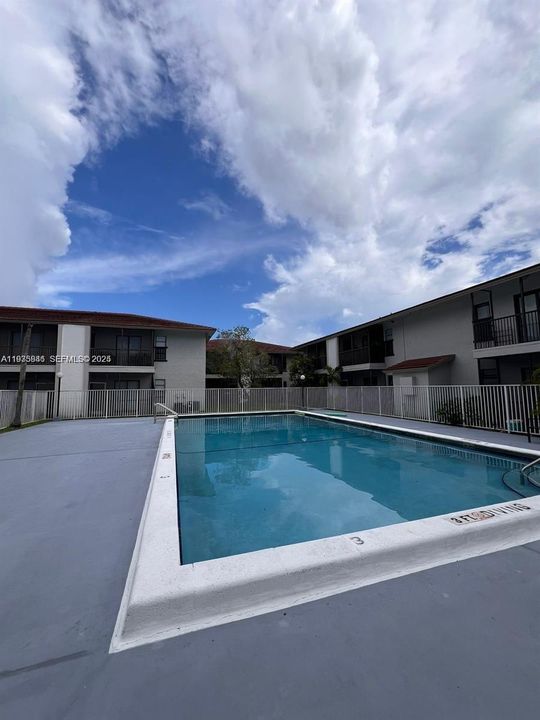 В аренду: $2,000 (2 спален, 2 ванн, 800 Квадратных фут)