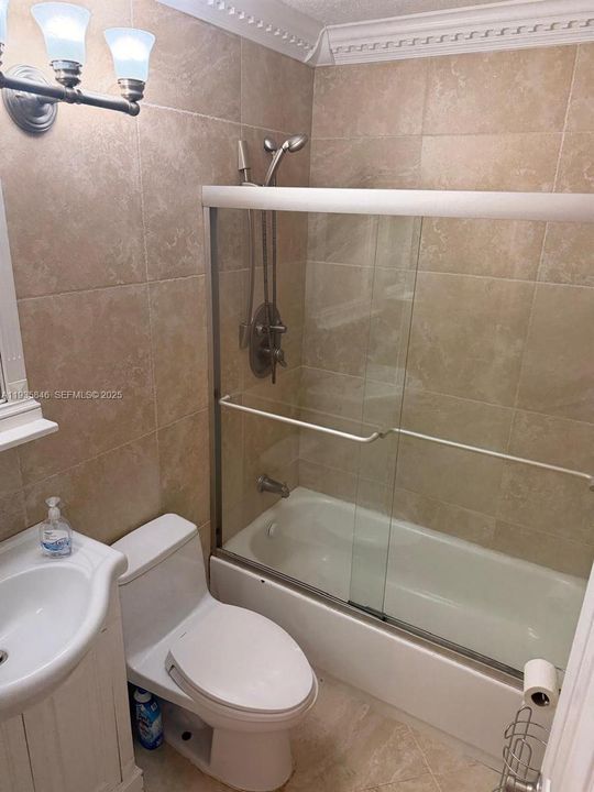 В аренду: $2,000 (2 спален, 2 ванн, 800 Квадратных фут)