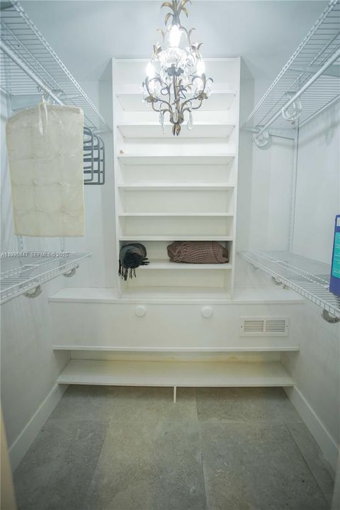 Walk in Closet