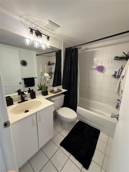 For Sale: $329,000 (2 beds, 2 baths, 1062 Square Feet)